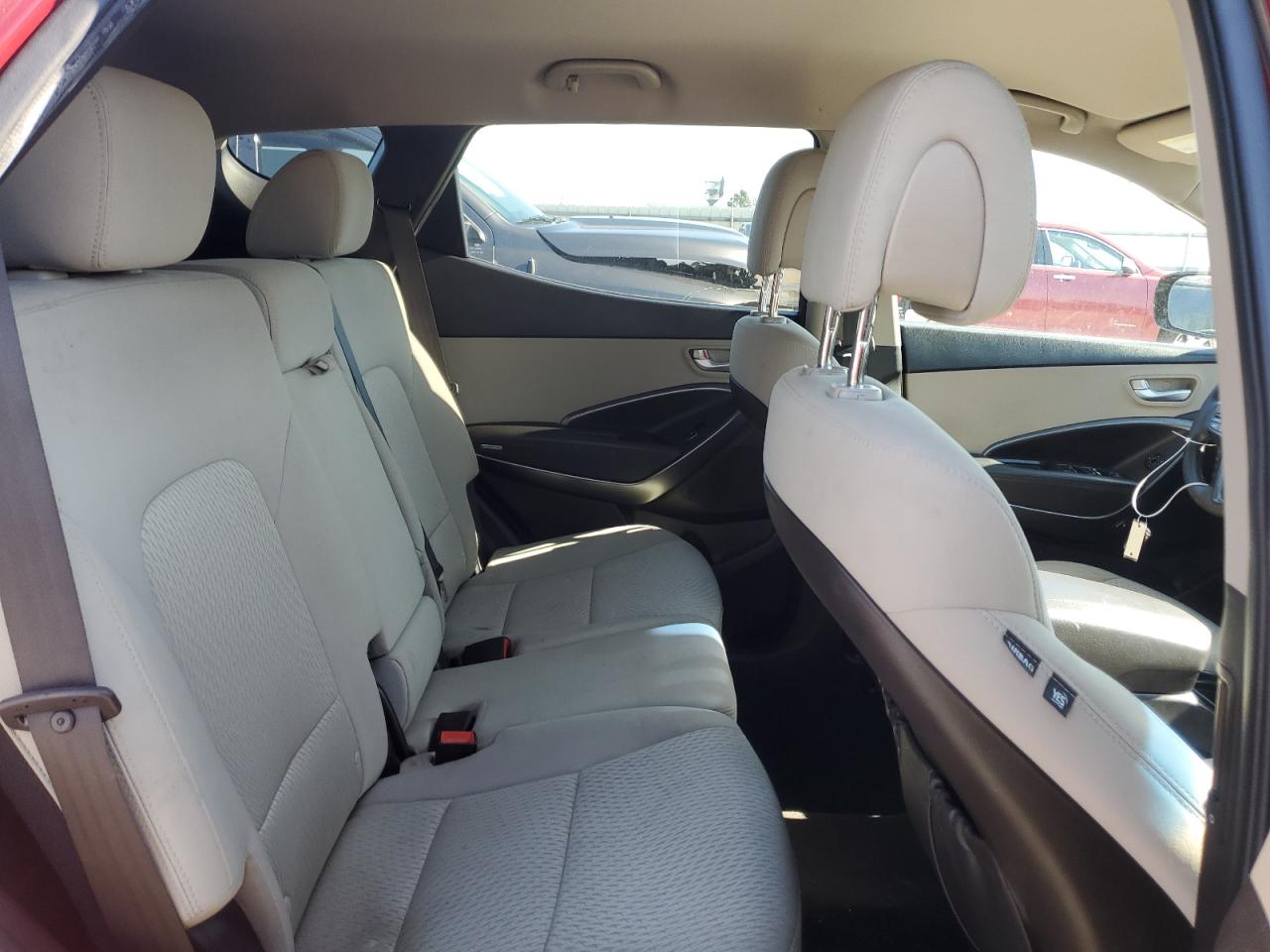 2018 Hyundai Santa Fe - Image 12