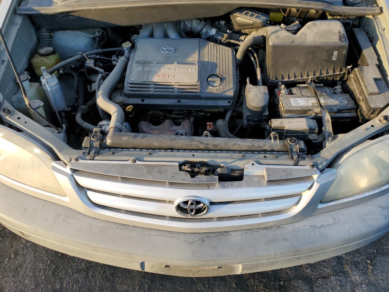 2001 Toyota Sienna - Image 12
