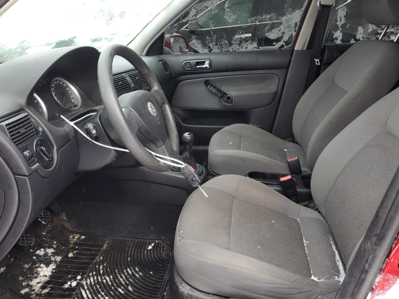 2009 Volkswagen Golf - Image 7