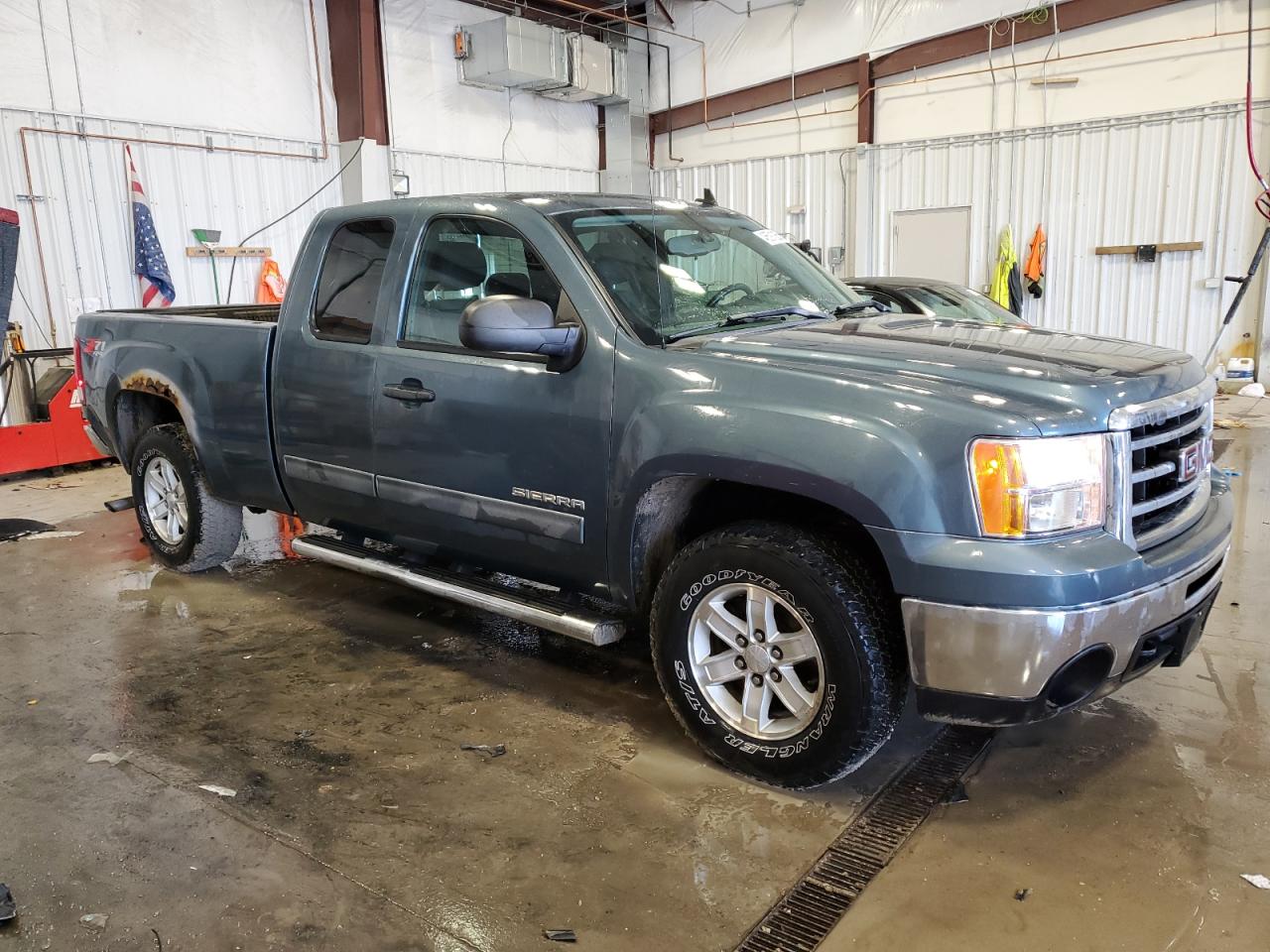 2013 GMC Sierra - Image 4