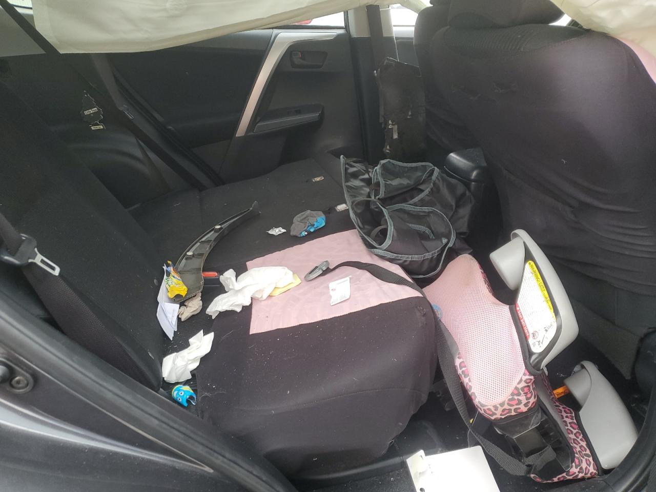 2018 Toyota RAV 4 - Image 11