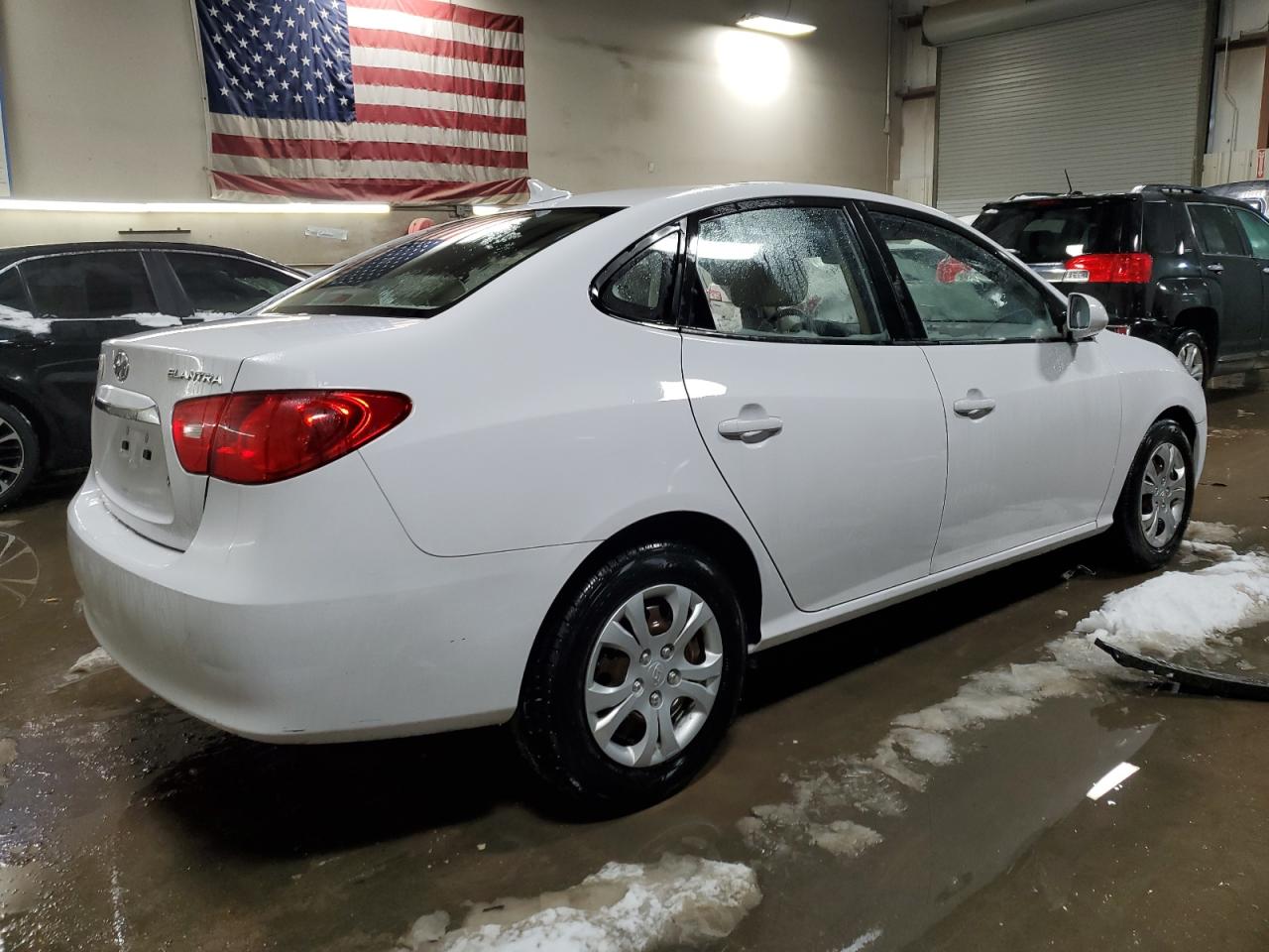 2010 Hyundai Elantra - Image 3