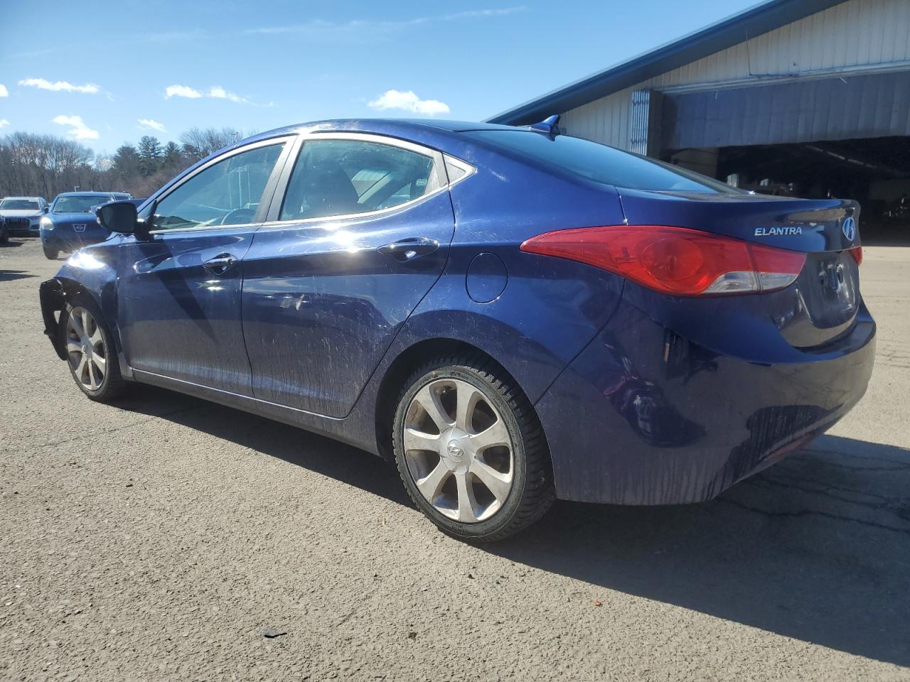 2012 Hyundai Elantra - Image 2
