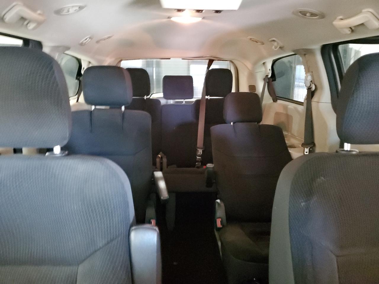 2019 Dodge Caravan - Image 10