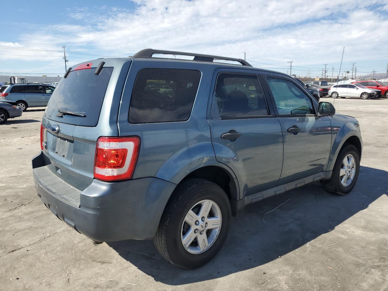 2011 Ford Escape - Image 3
