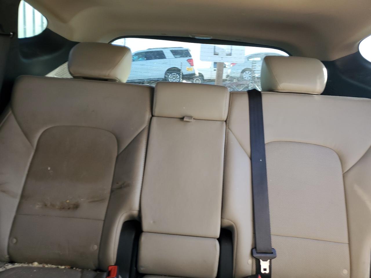 2017 Hyundai Santa Fe - Image 10