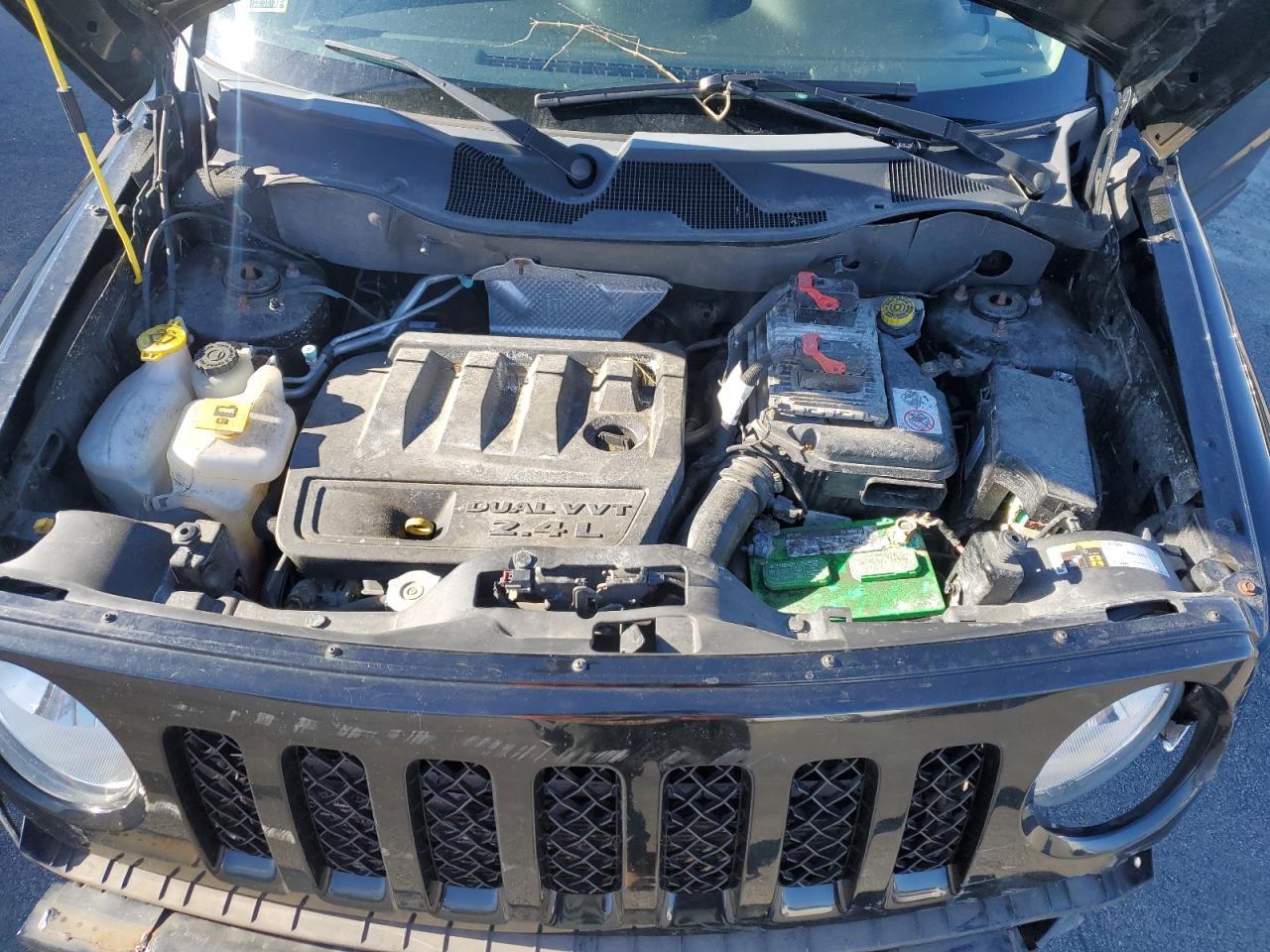 2015 Jeep Liberty (Patriot) - Image 14