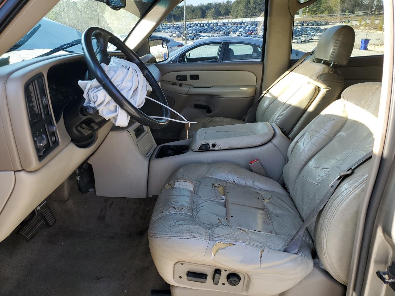 2002 Chevrolet Tahoe - Image 7