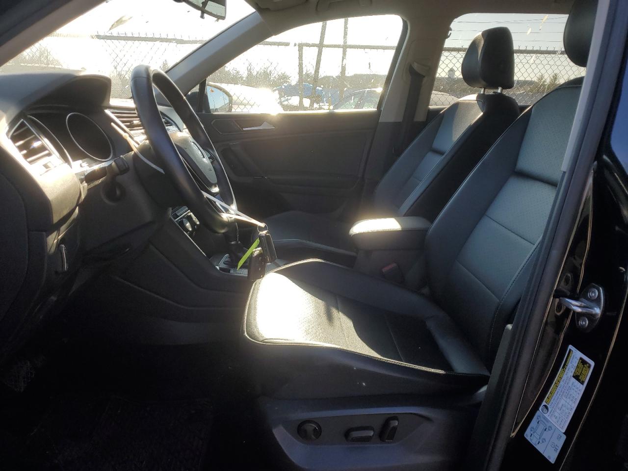 2018 Volkswagen Tiguan - Image 7