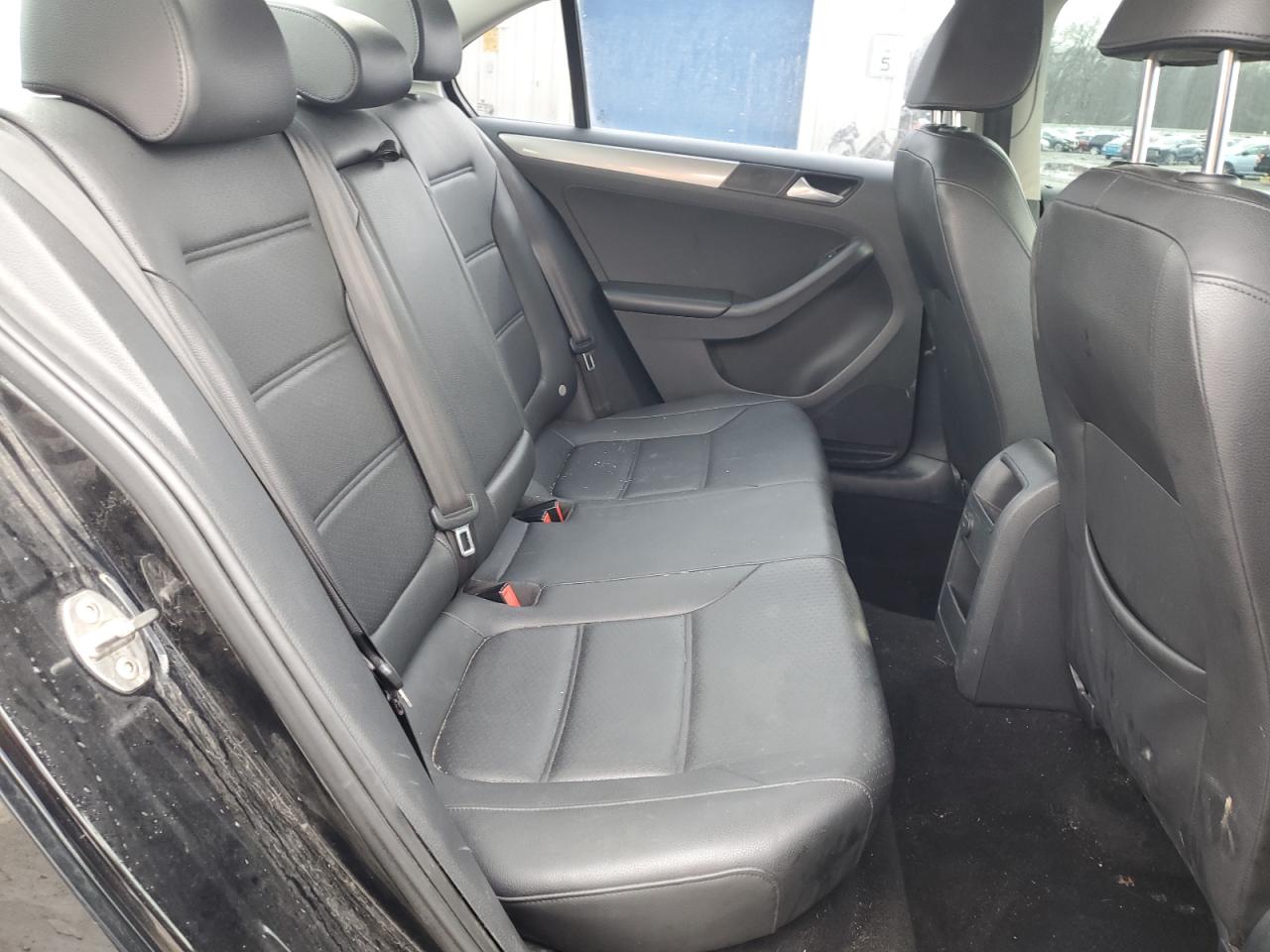 2016 Volkswagen Jetta - Image 10