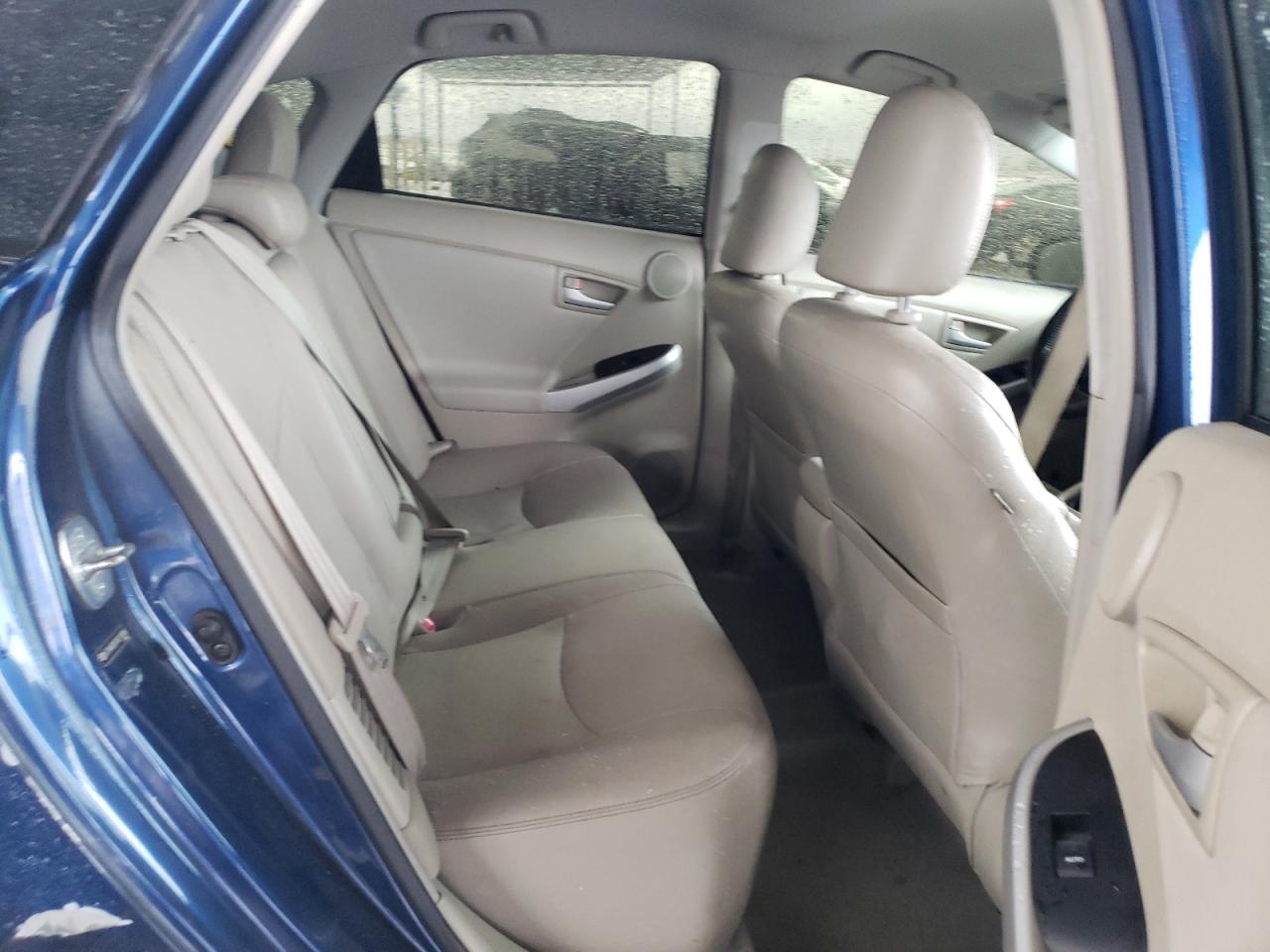 2010 Toyota Prius - Image 10