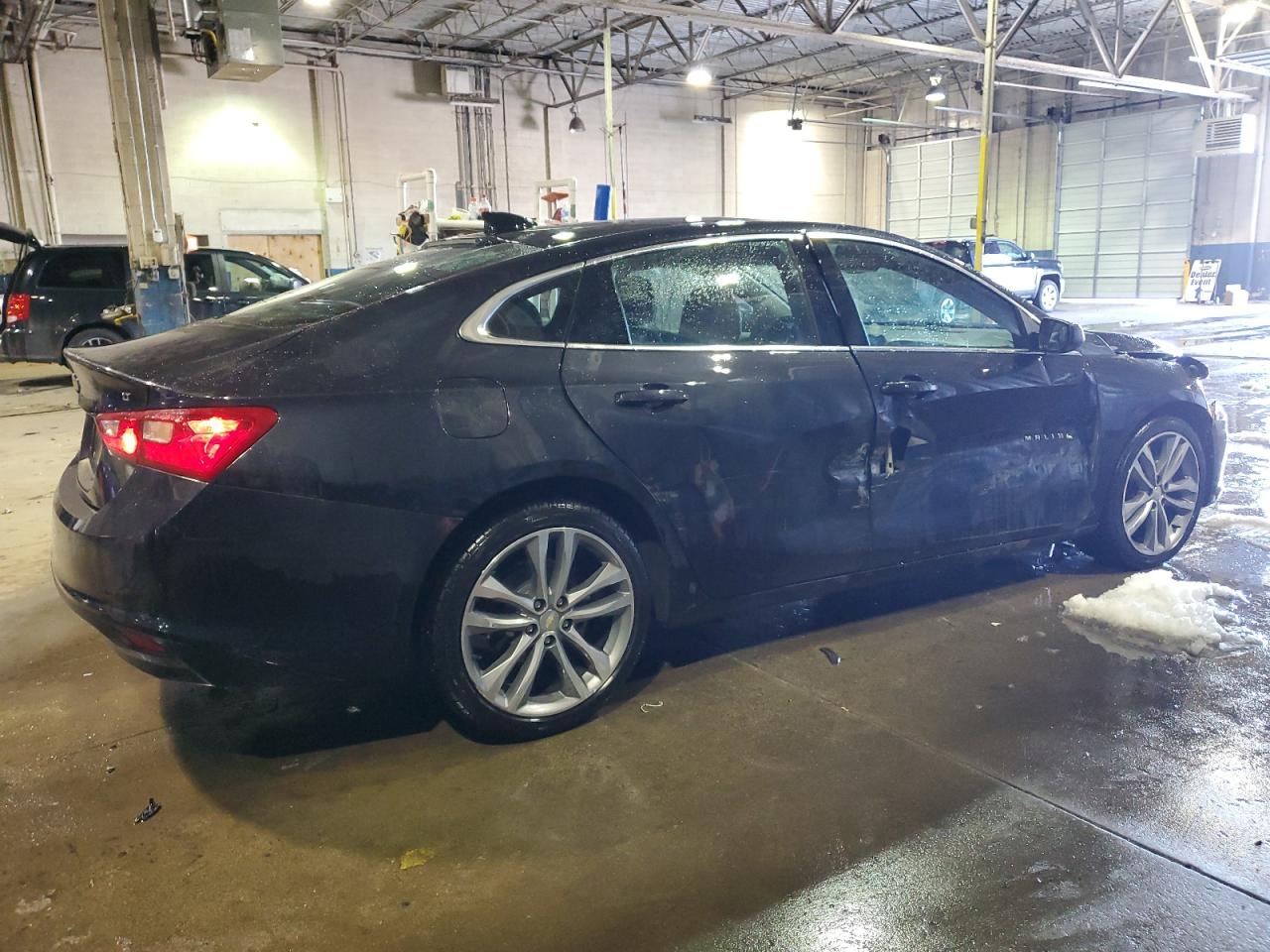 2023 Chevrolet Malibu - Image 3