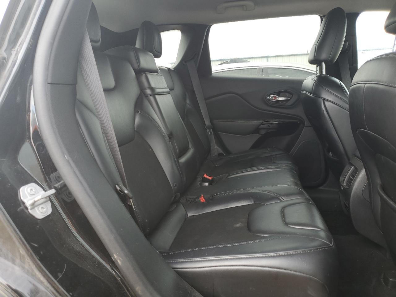 2019 Jeep Grand Cherokee - Image 11