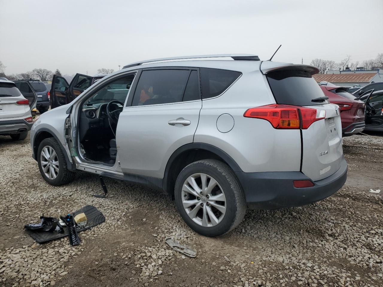 2015 Toyota RAV 4 - Image 2