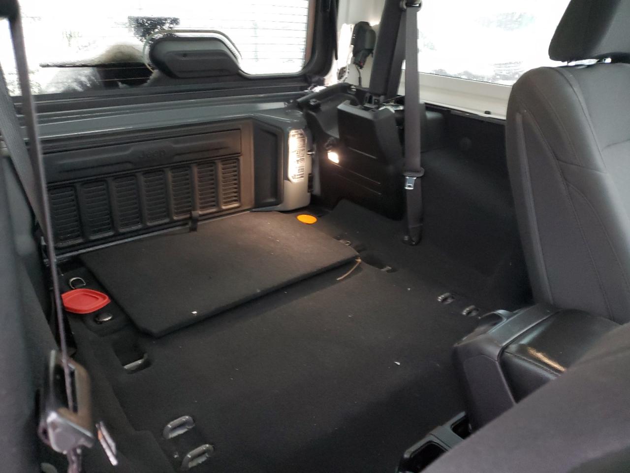 2018 Jeep Wrangler - Image 11