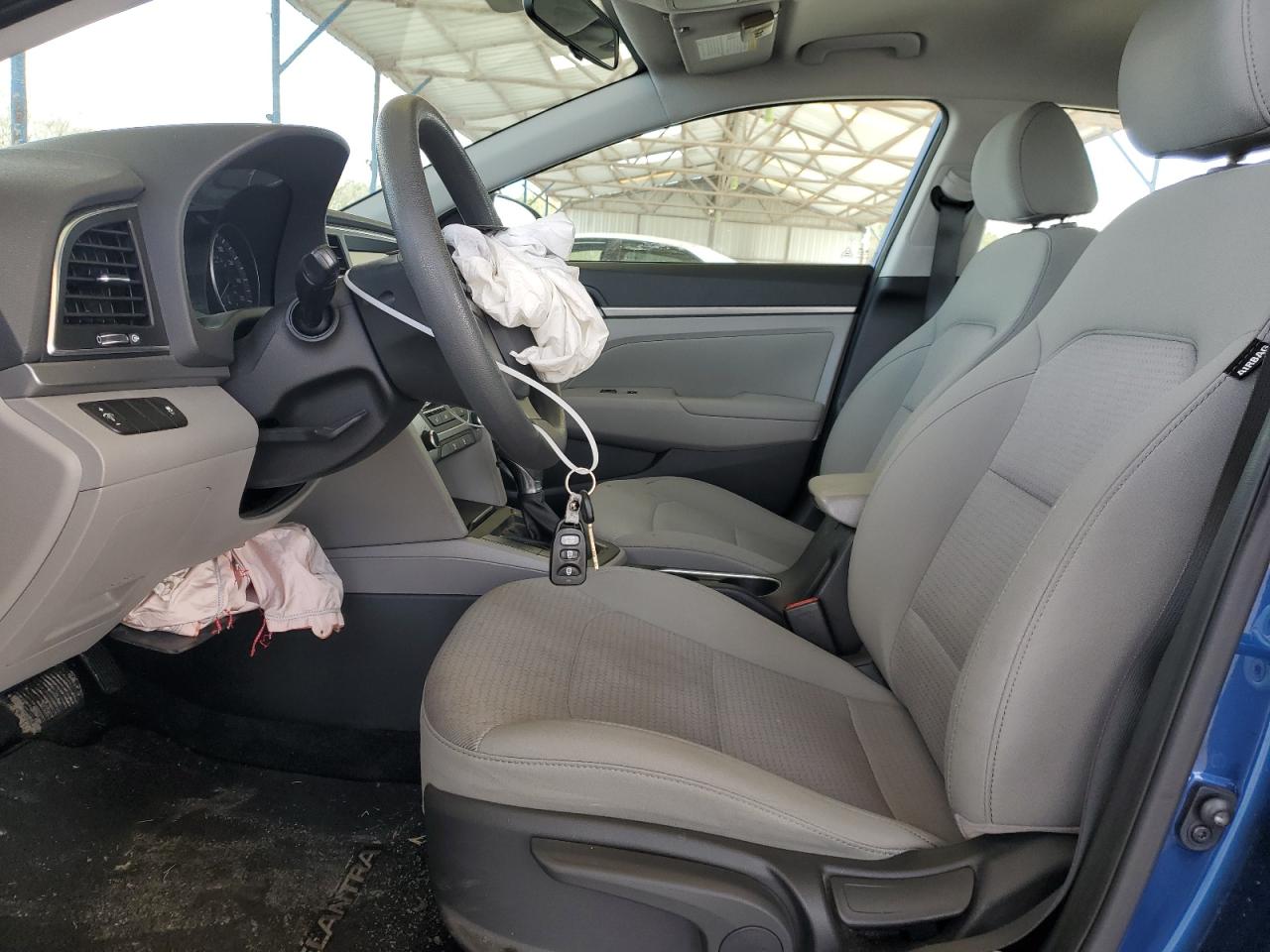 2017 Hyundai Elantra - Image 7