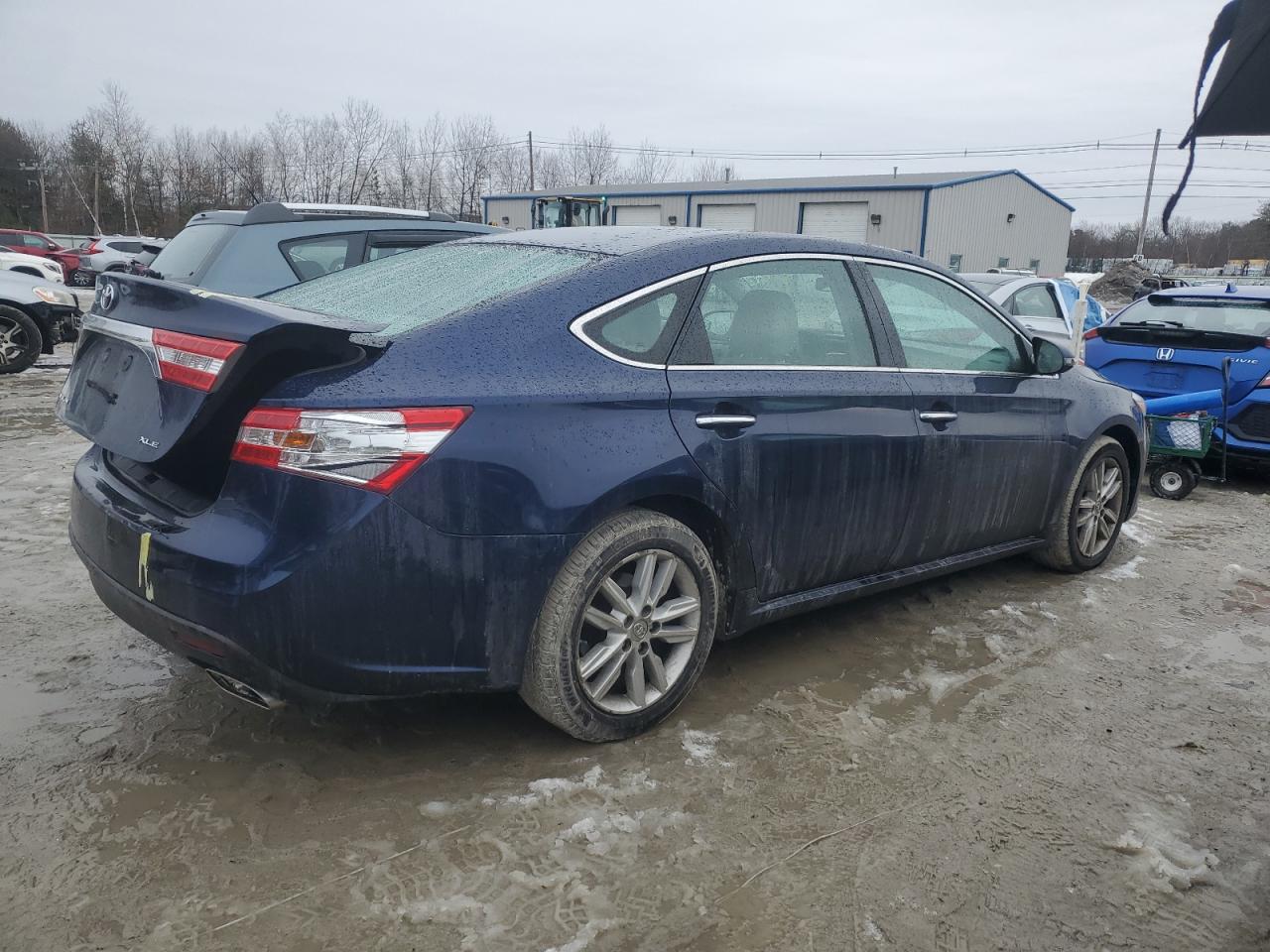 2013 Toyota Avalon - Image 3