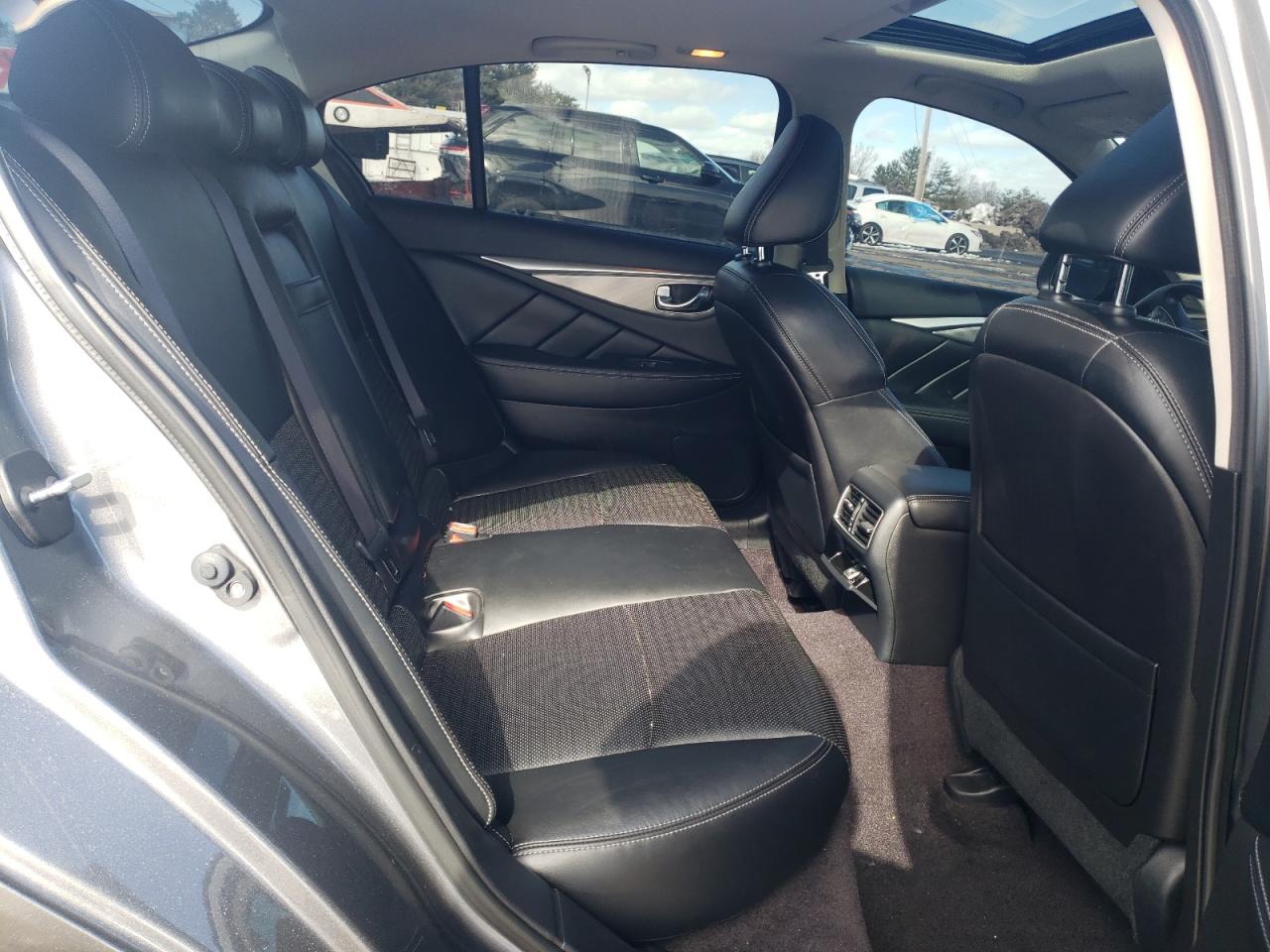 2015 Infiniti Q50 - Image 10