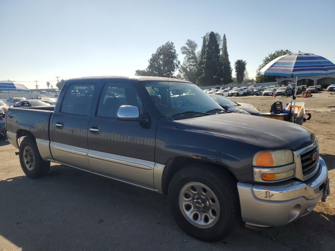 2006 GMC Sierra - Image 4