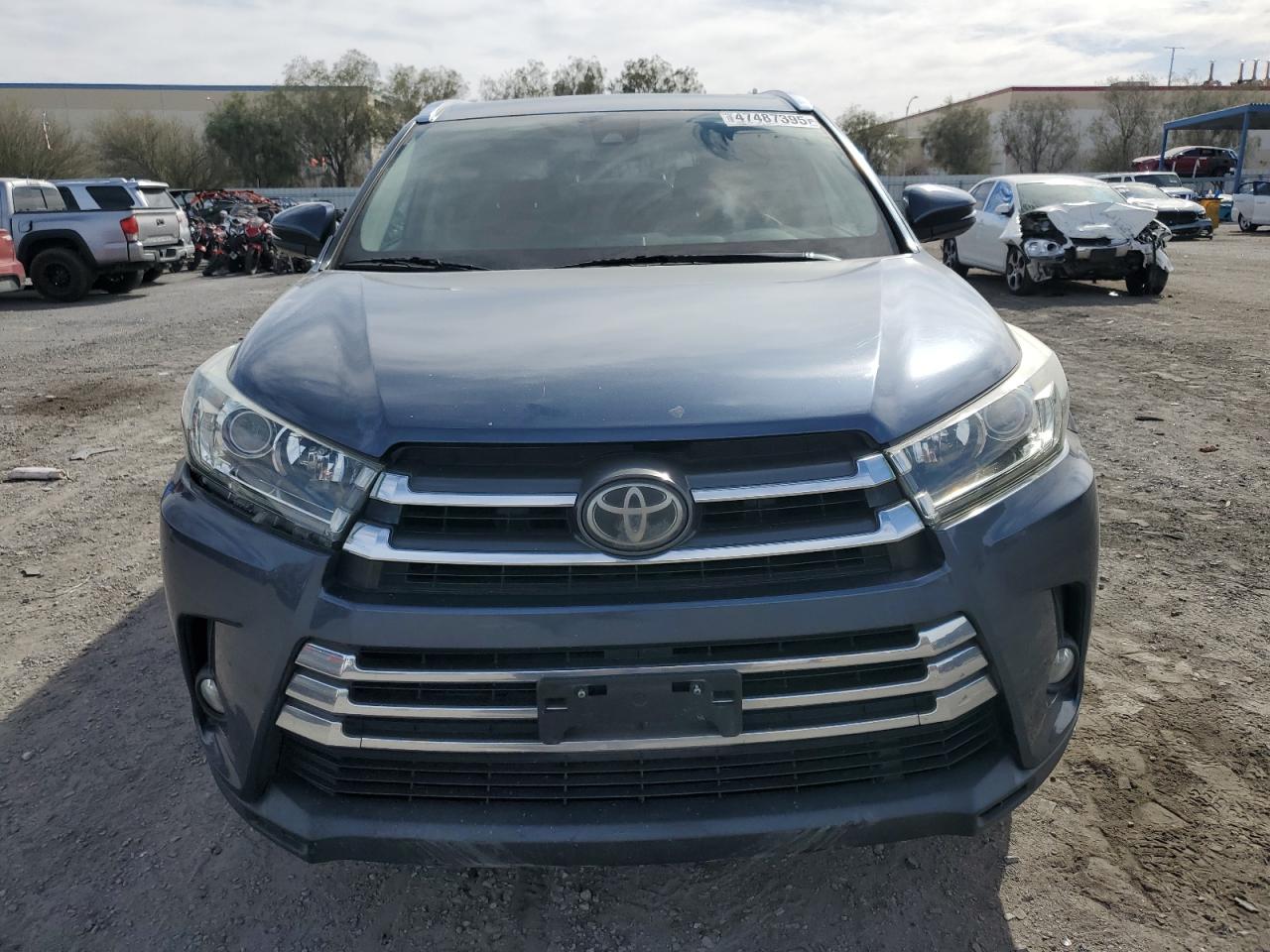 2018 Toyota Highlander - Image 5