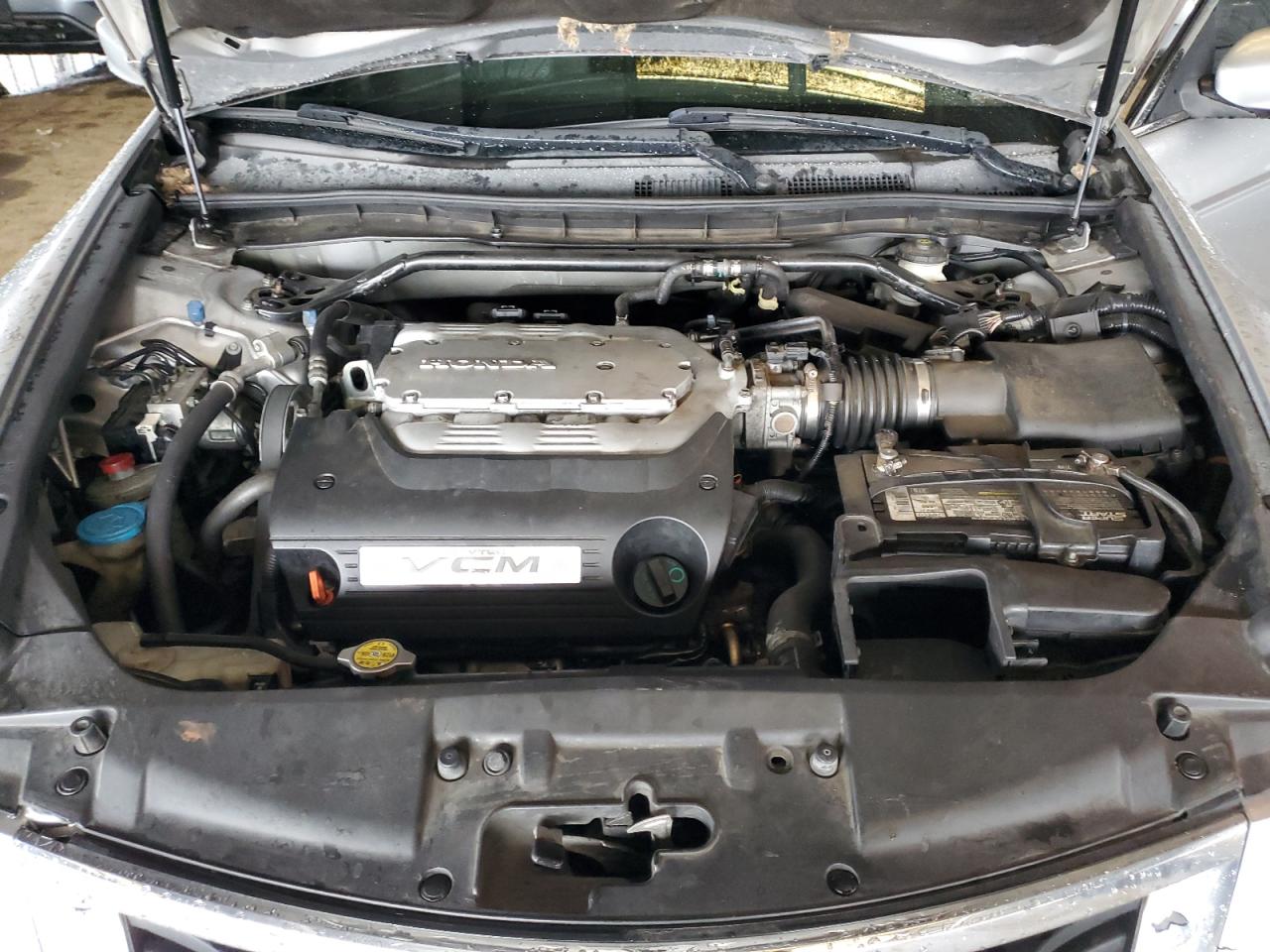2009 Honda Accord - Image 11