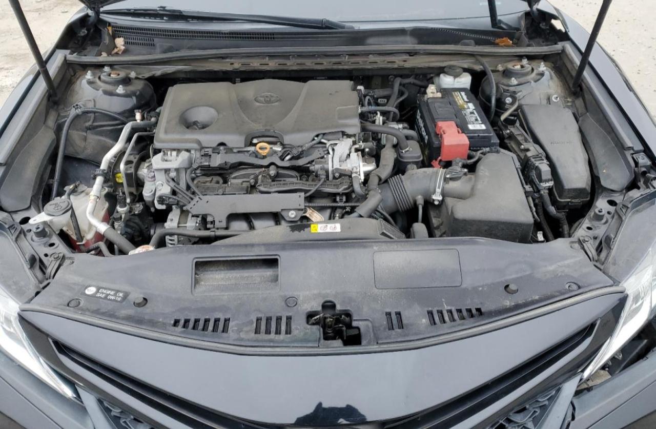 2019 Toyota Camry - Image 11