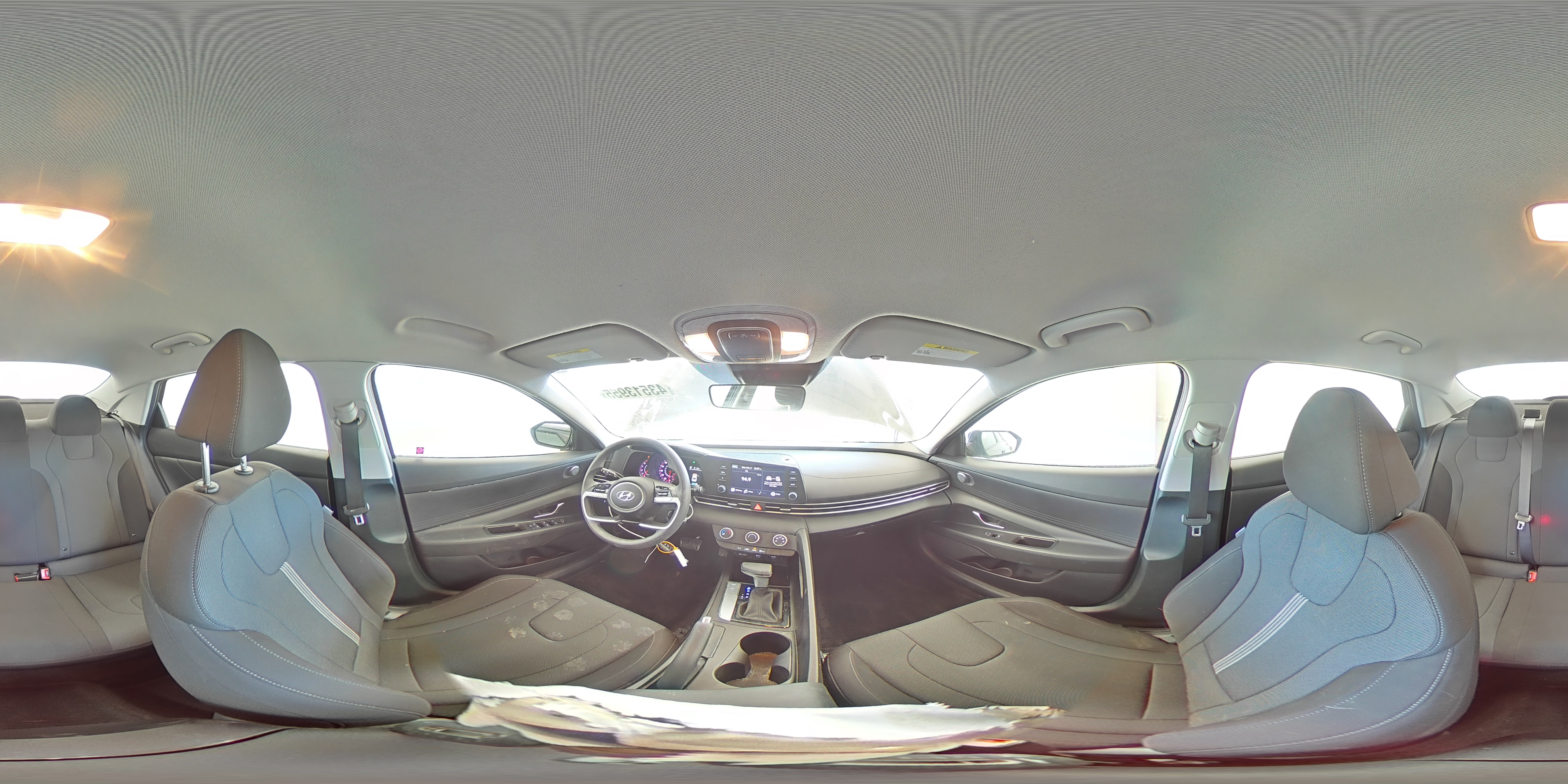 2023 Hyundai Elantra - Image 14