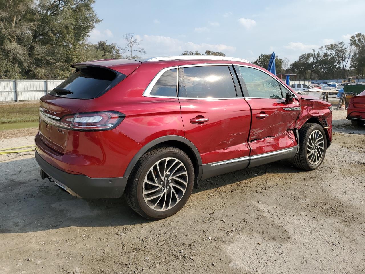 2019 Lincoln Nautilus - Image 3