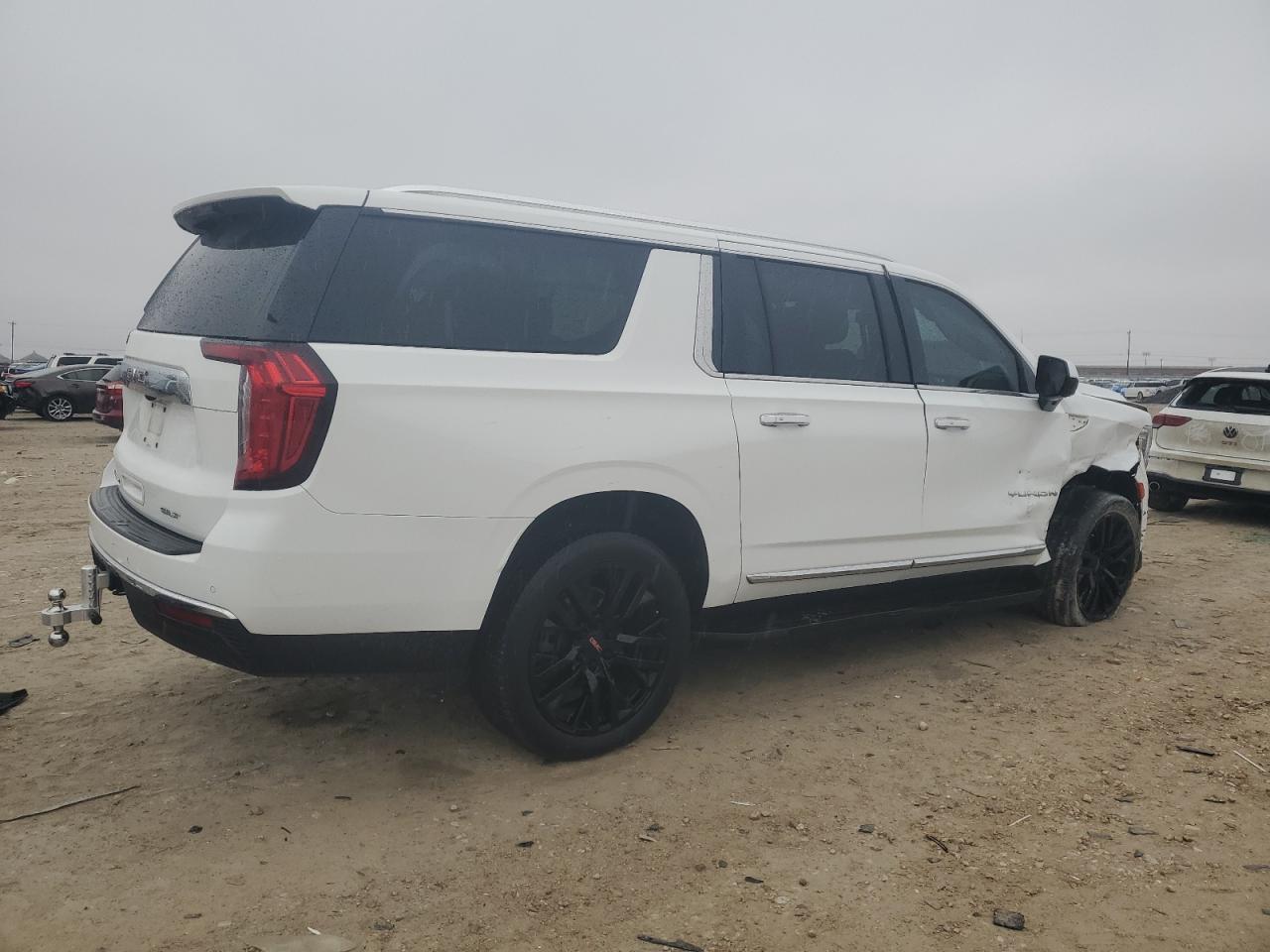 2022 GMC Yukon - Image 3