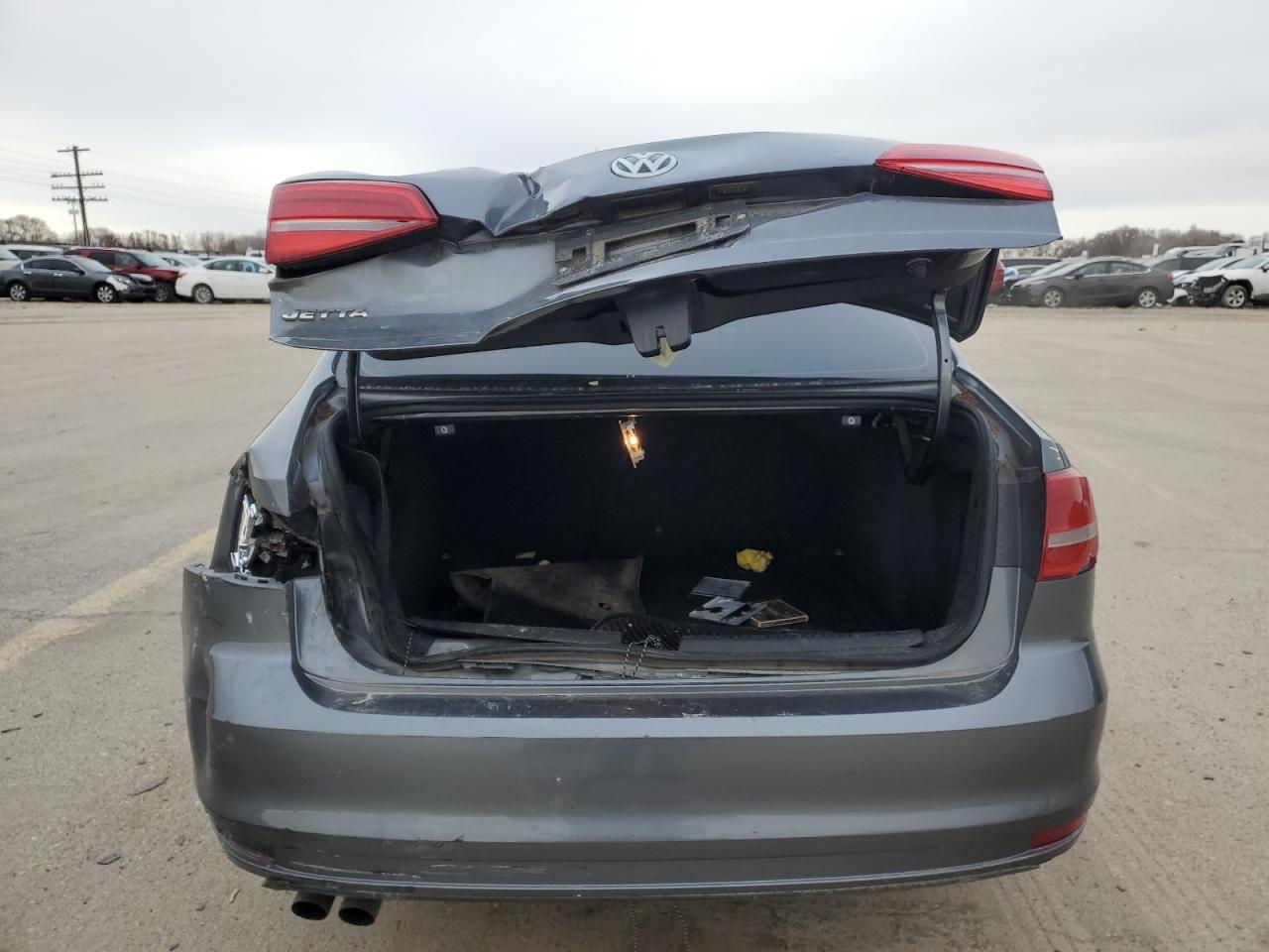 2015 Volkswagen Jetta - Image 6