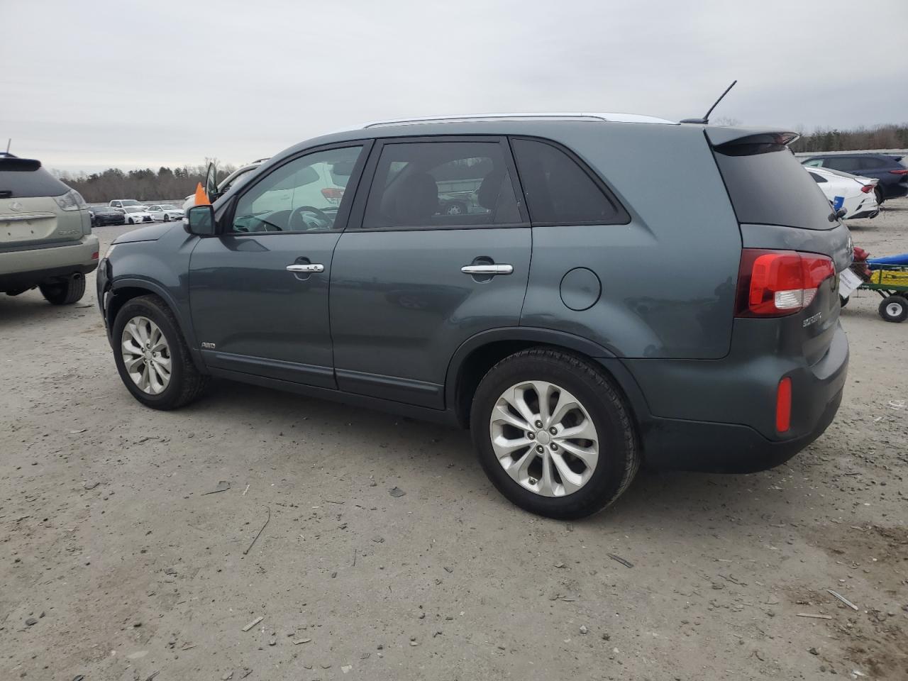2014 Kia Sorento - Image 2