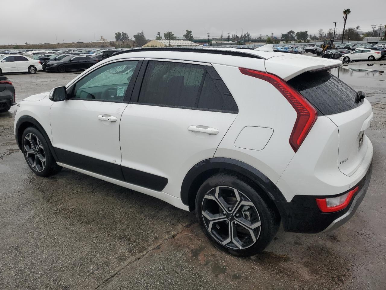 2024 Kia Niro - Image 2