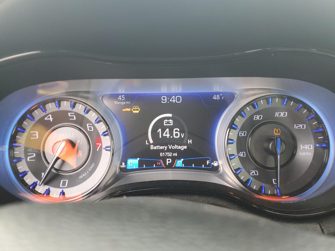 2018 Chrysler 300 - Image 9