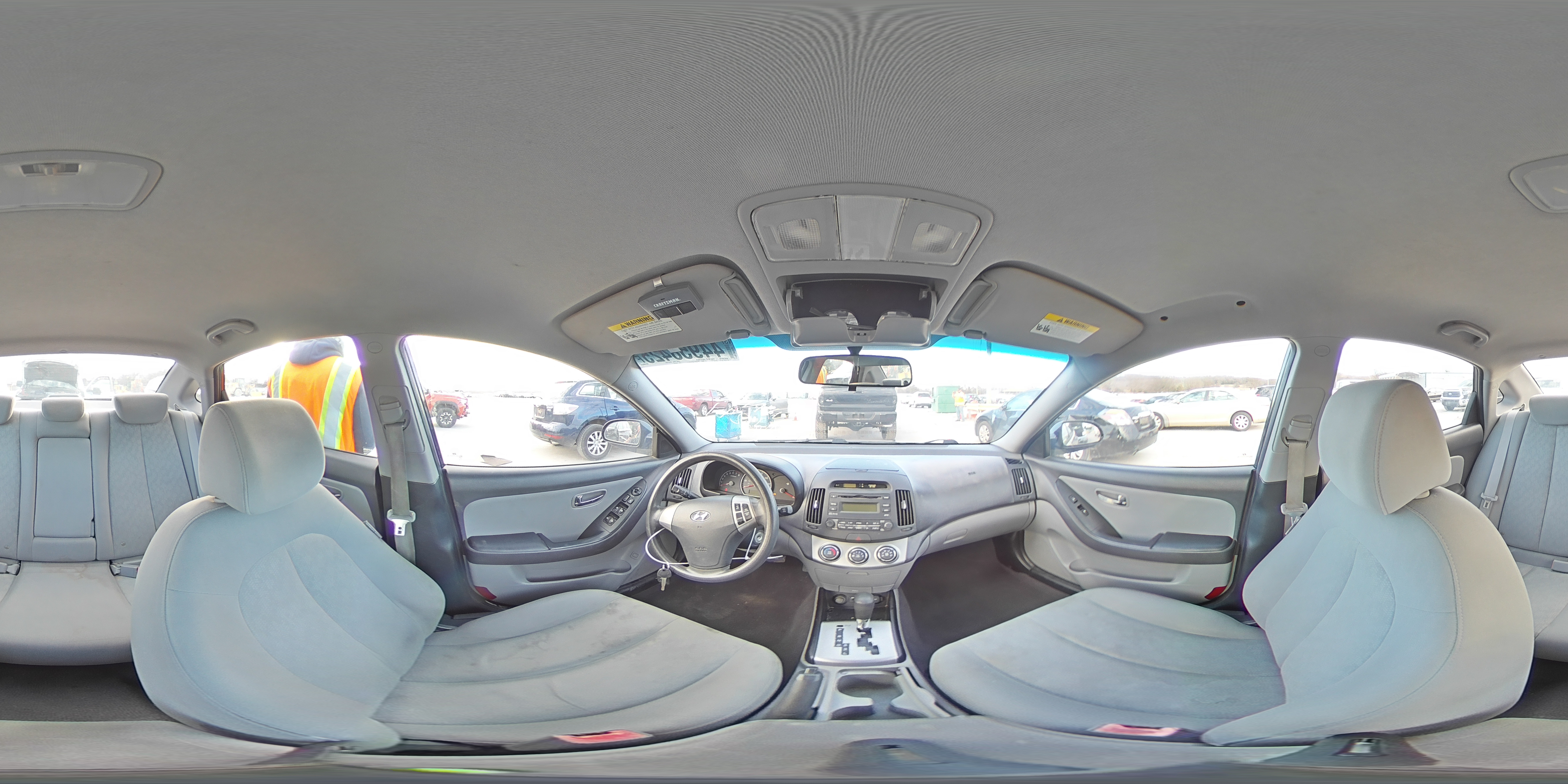 2010 Hyundai Elantra - Image 13