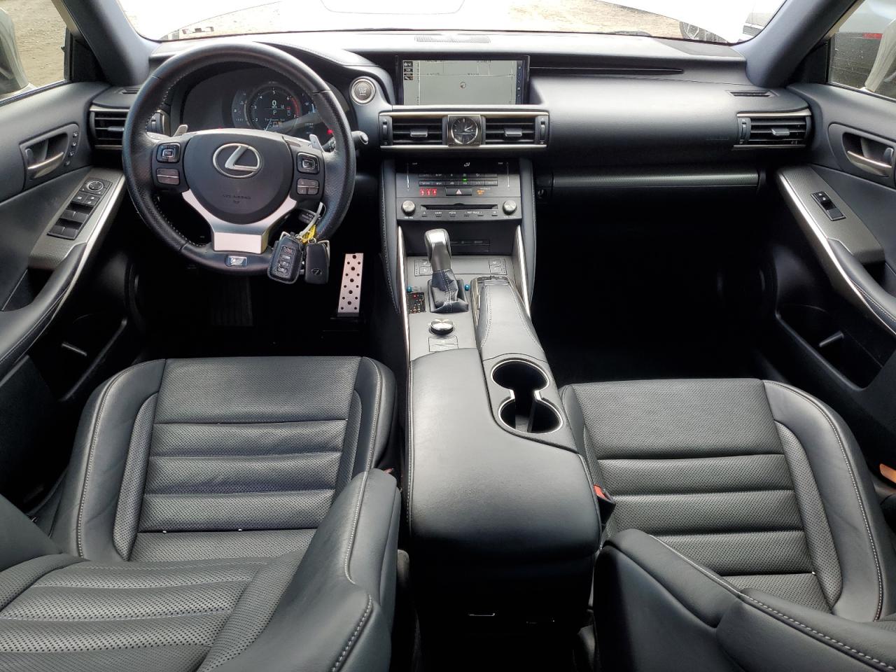 2018 Lexus IS - Image 8