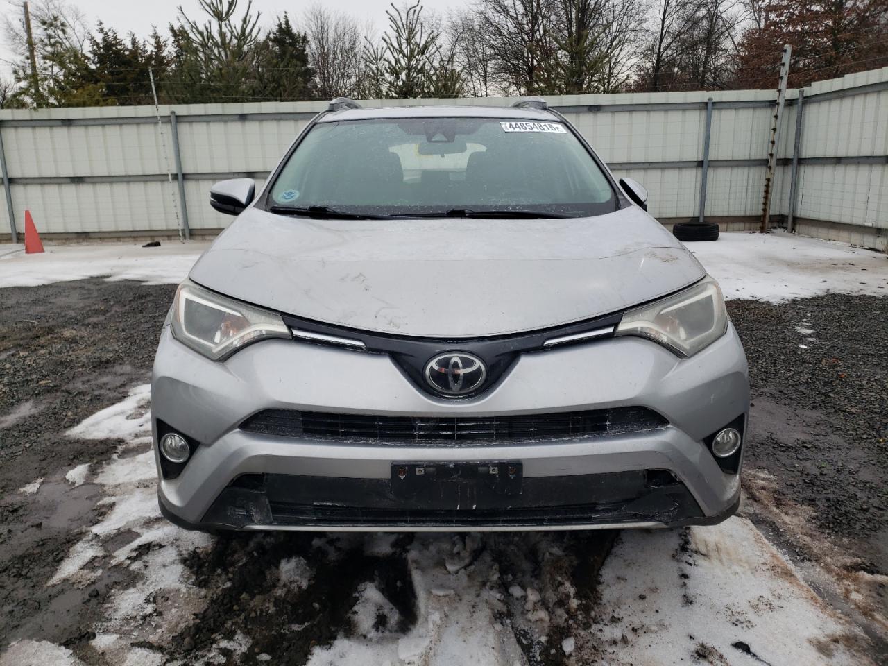 2017 Toyota RAV 4 - Image 5