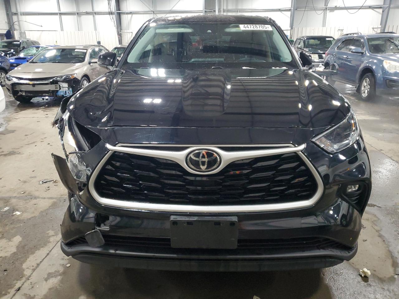 2021 Toyota Highlander - Image 5