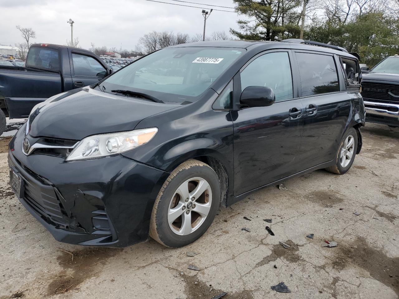 2019 Toyota Sienna - Image 1