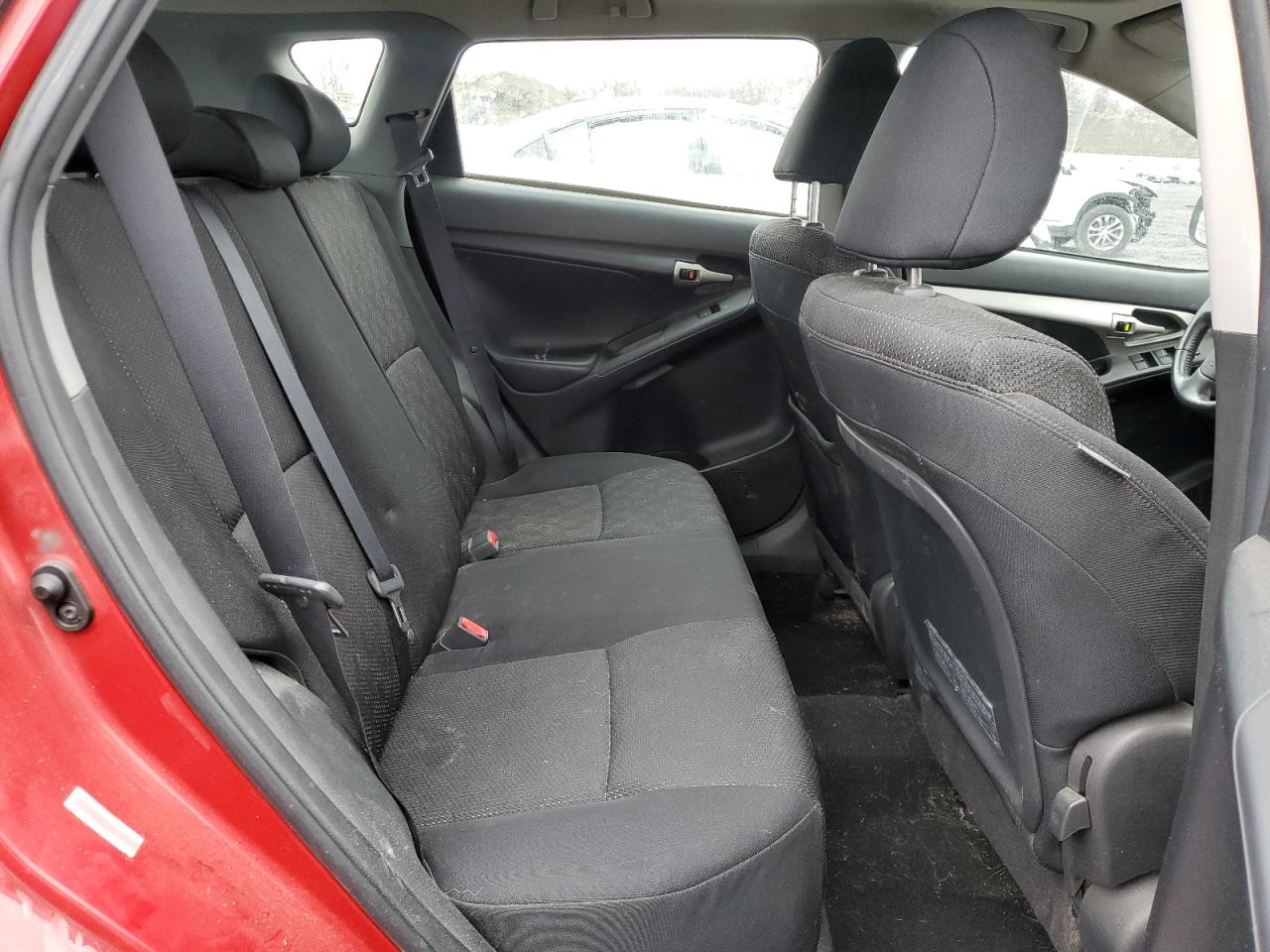 2009 Pontiac Vibe - Image 11