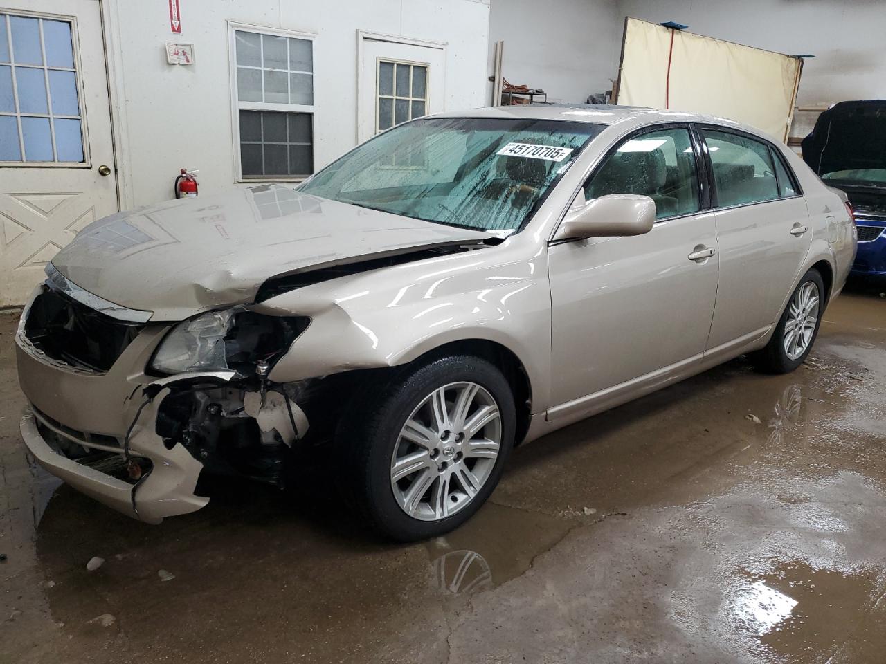 2006 Toyota Avalon - Image 1