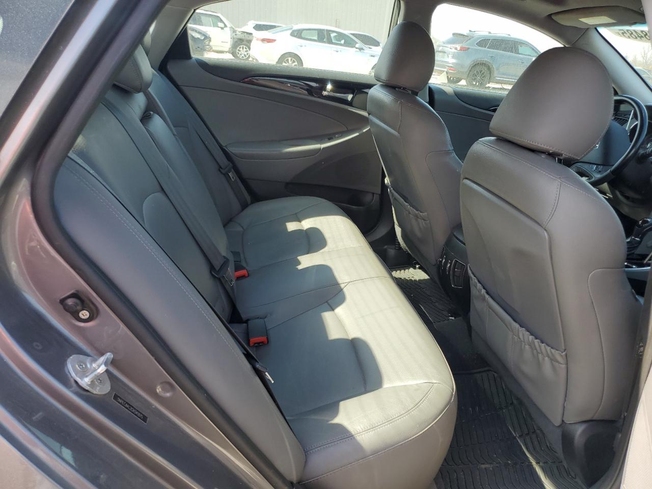 2012 Hyundai Sonata - Image 10
