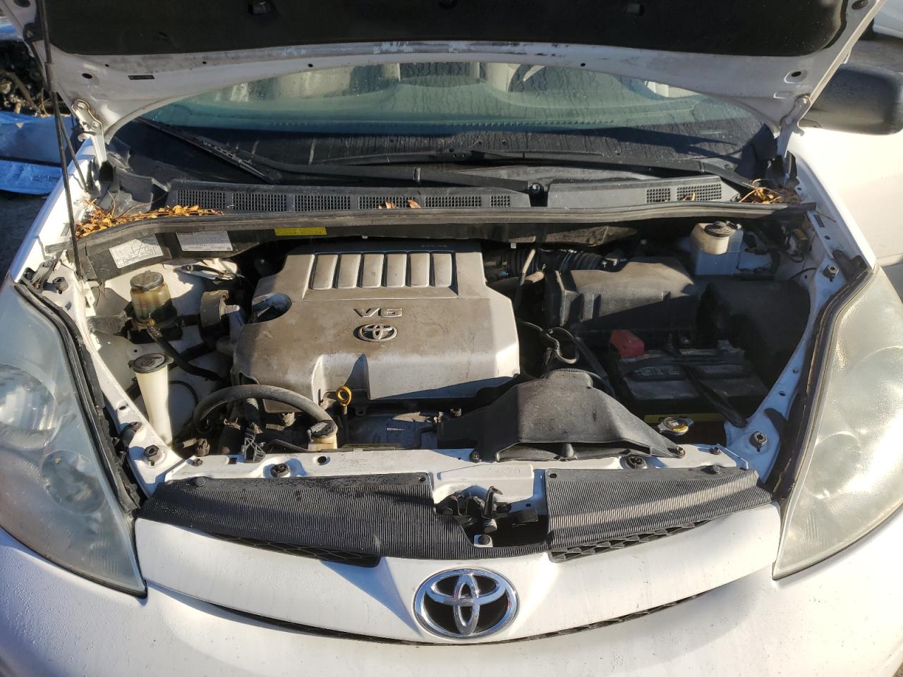 2007 Toyota Sienna - Image 14