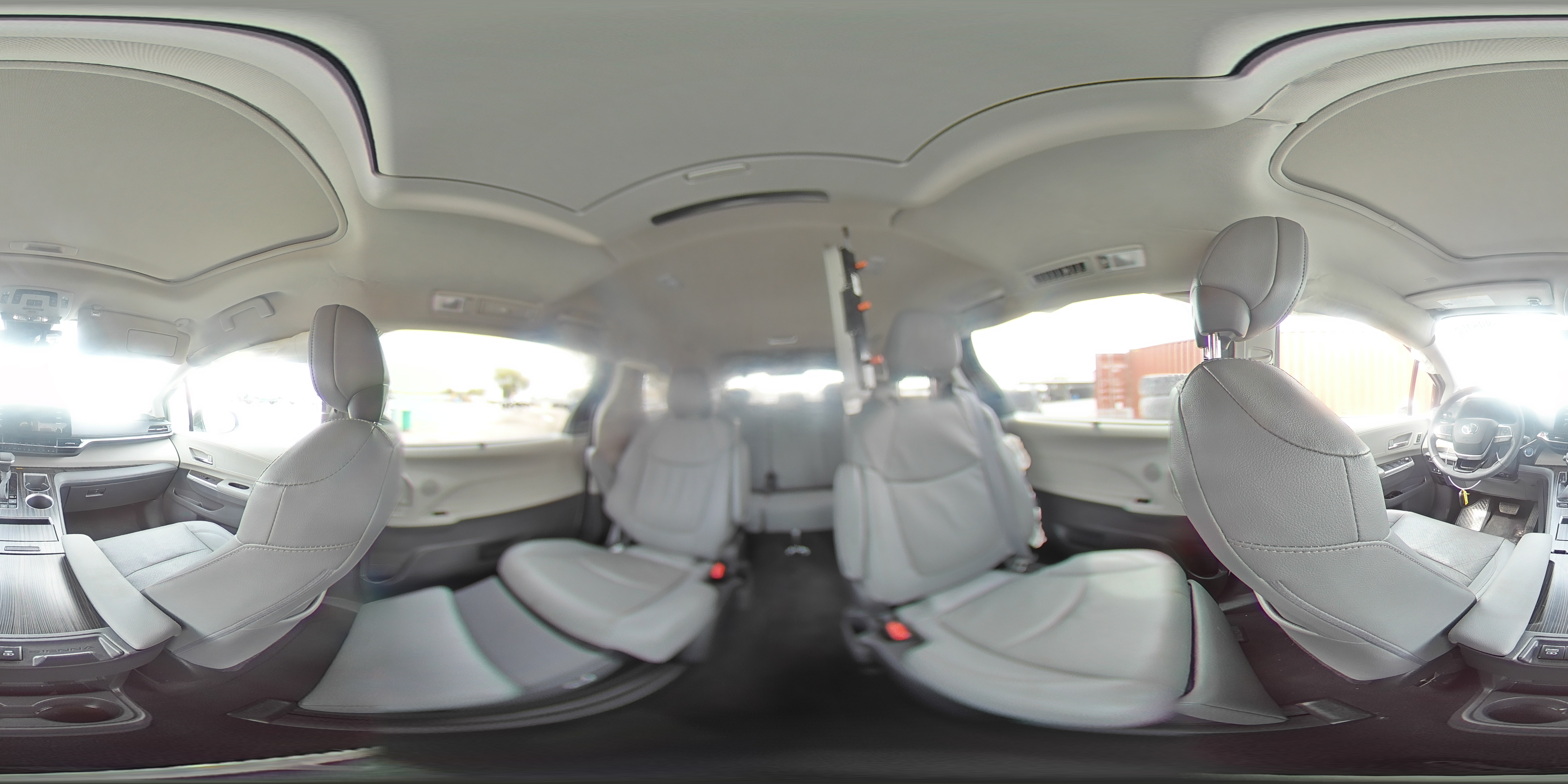 2022 Toyota Sienna - Image 13