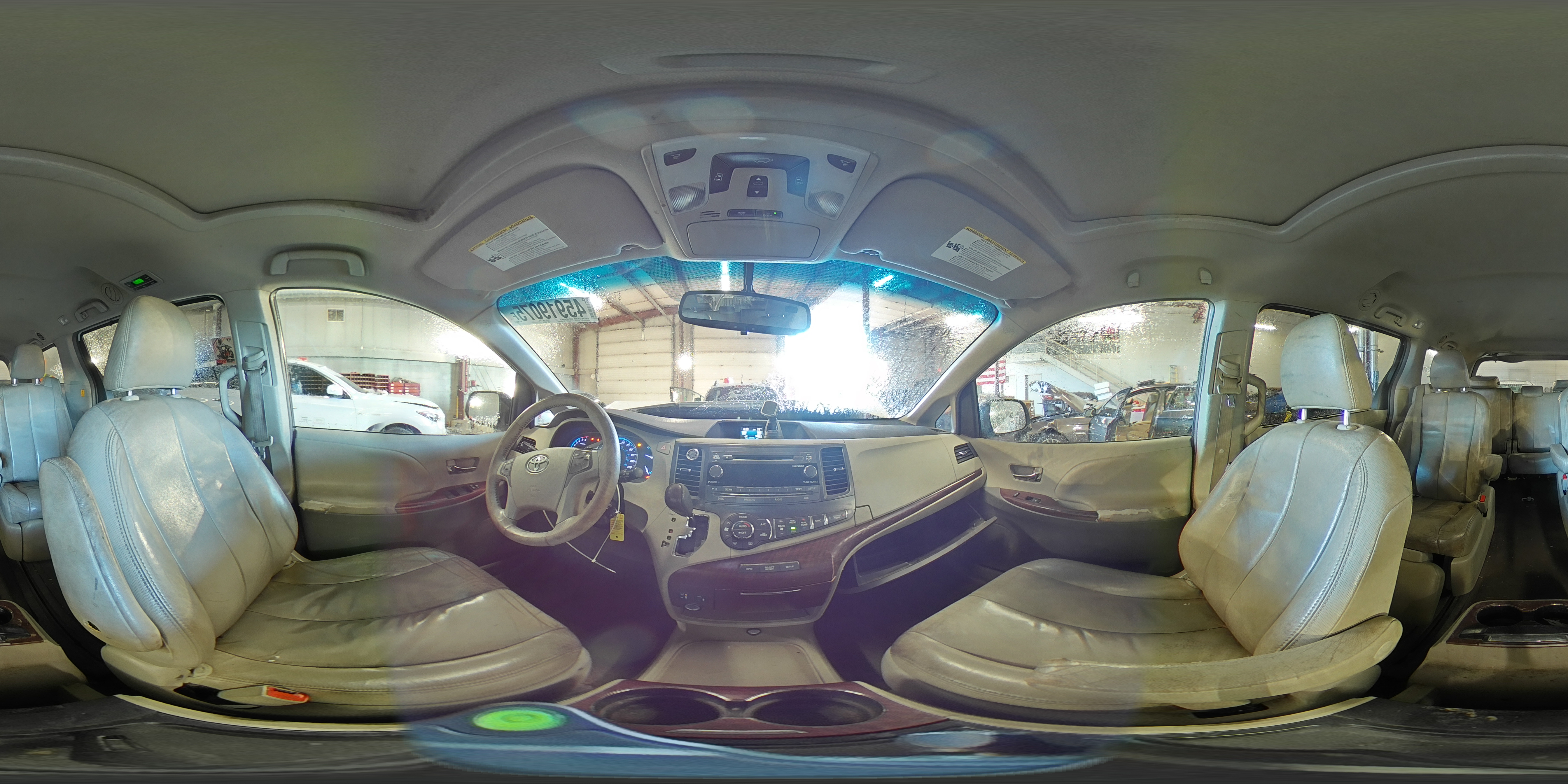 2013 Toyota Sienna - Image 15