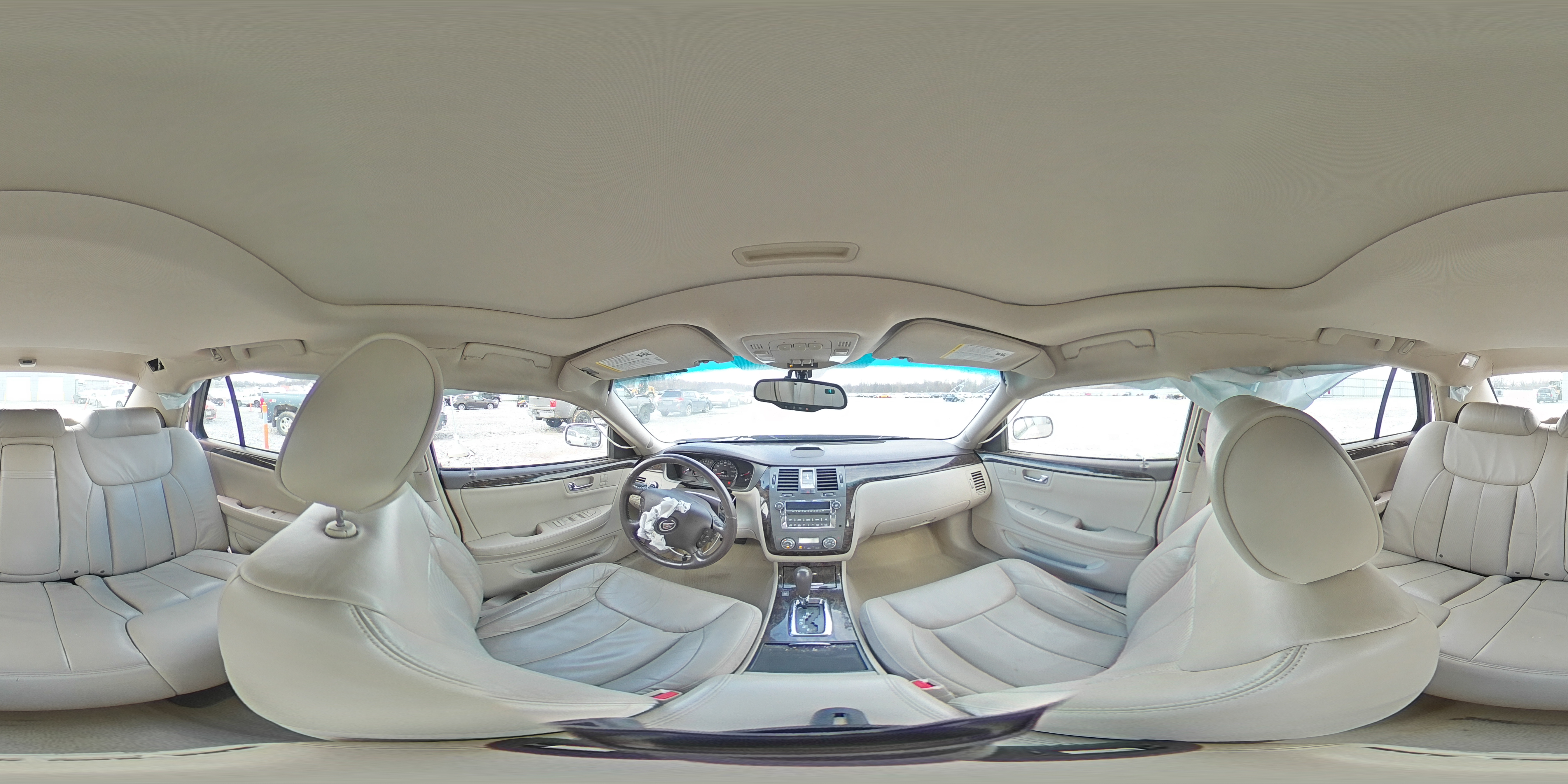 2010 Cadillac DTS - Image 13