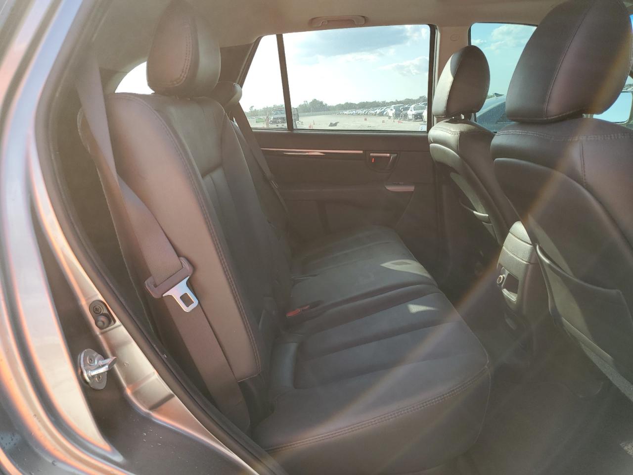 2011 Hyundai Santa Fe - Image 11
