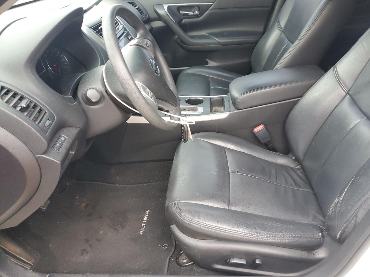 2015 Nissan Altima - Image 7