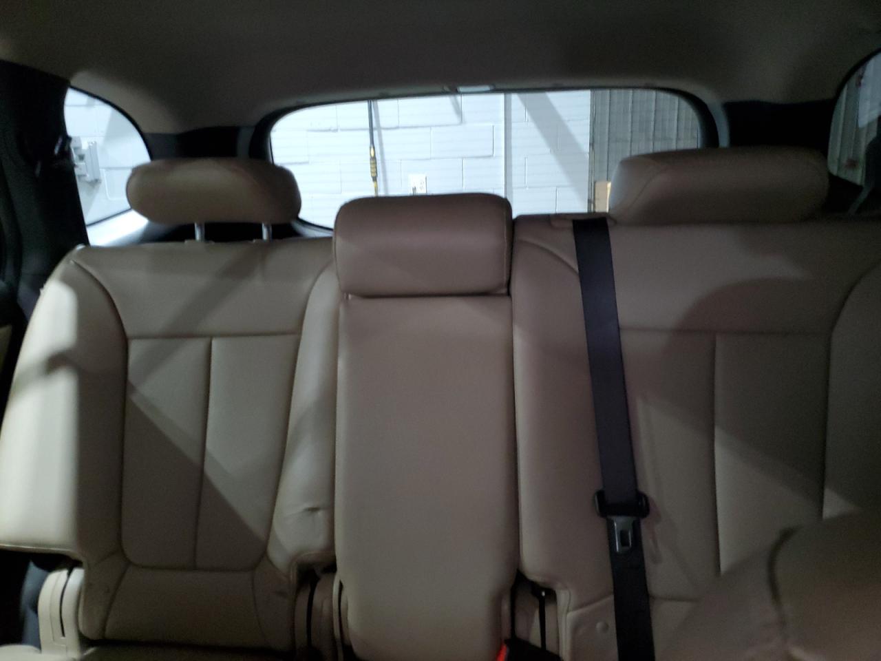 2012 Hyundai Santa Fe - Image 10