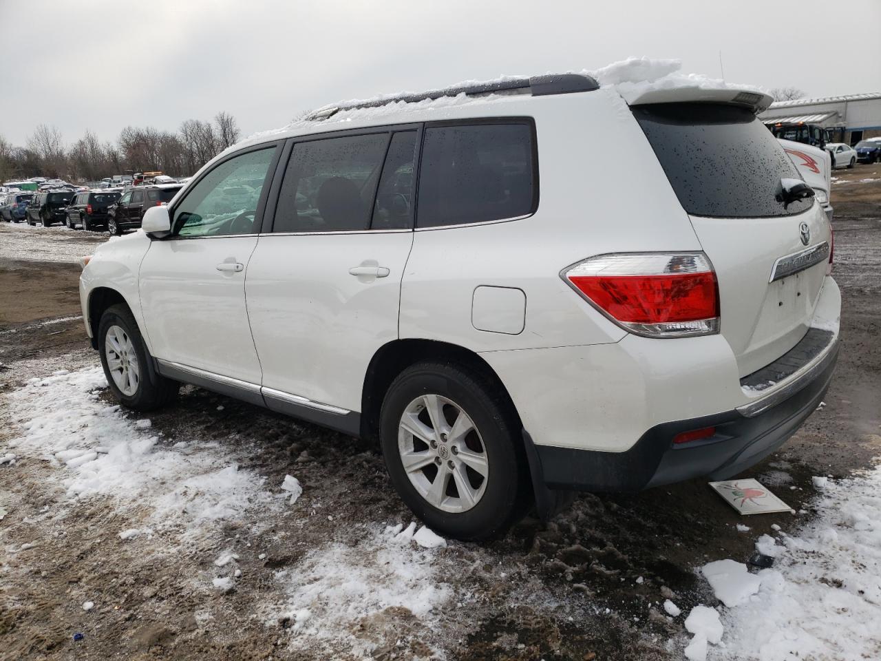 2013 Toyota Highlander - Image 2
