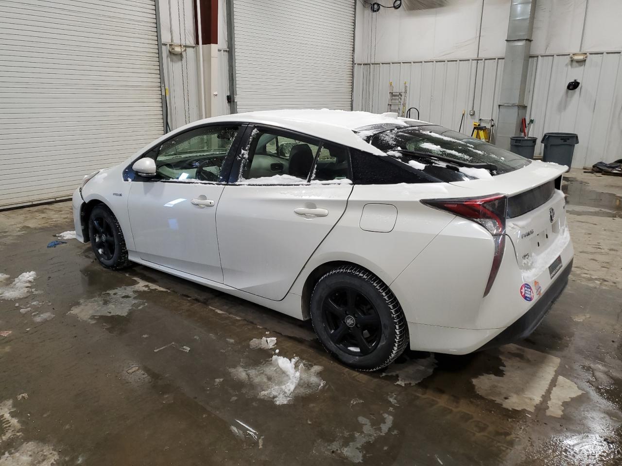2016 Toyota Prius - Image 2